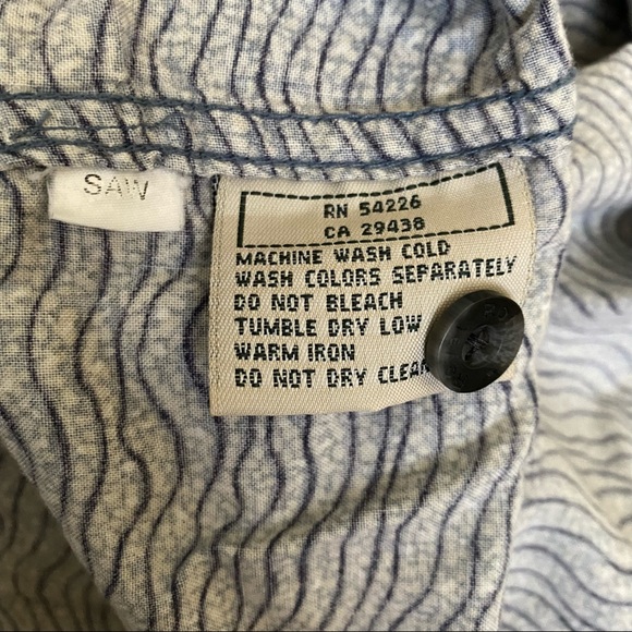 ROYAL ROBBINS • Short Sleeve Button Down Shirt - L - Picture 9 of 15